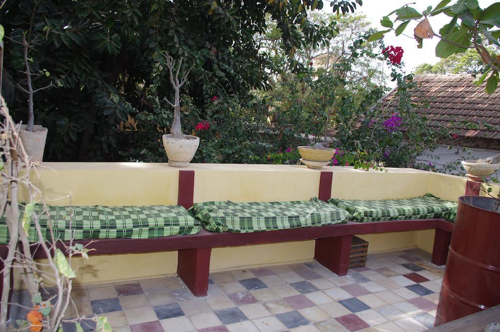 Maison Augustin LY Gorée Exterior foto